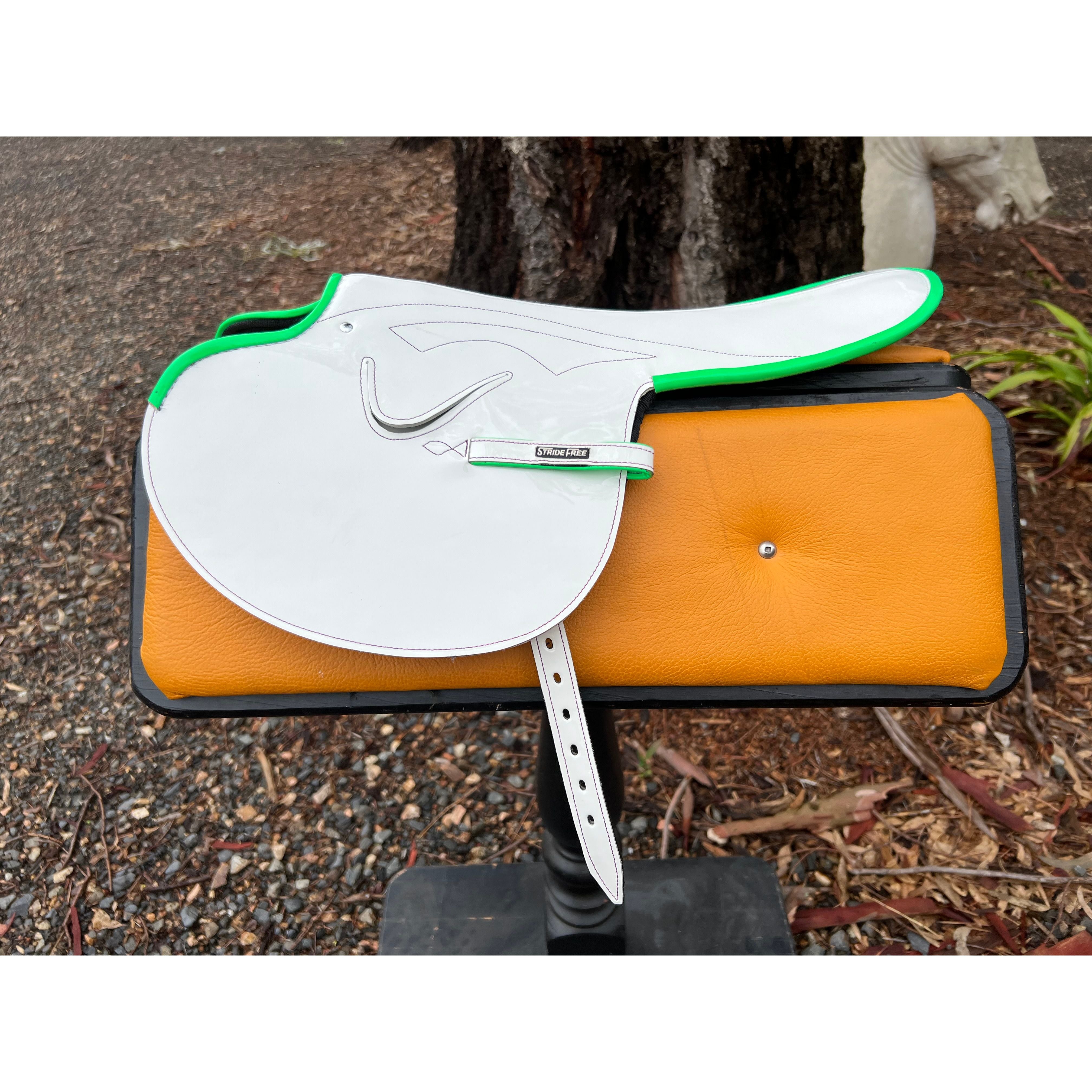 850g White Patent Leather with Fleuro Green piping