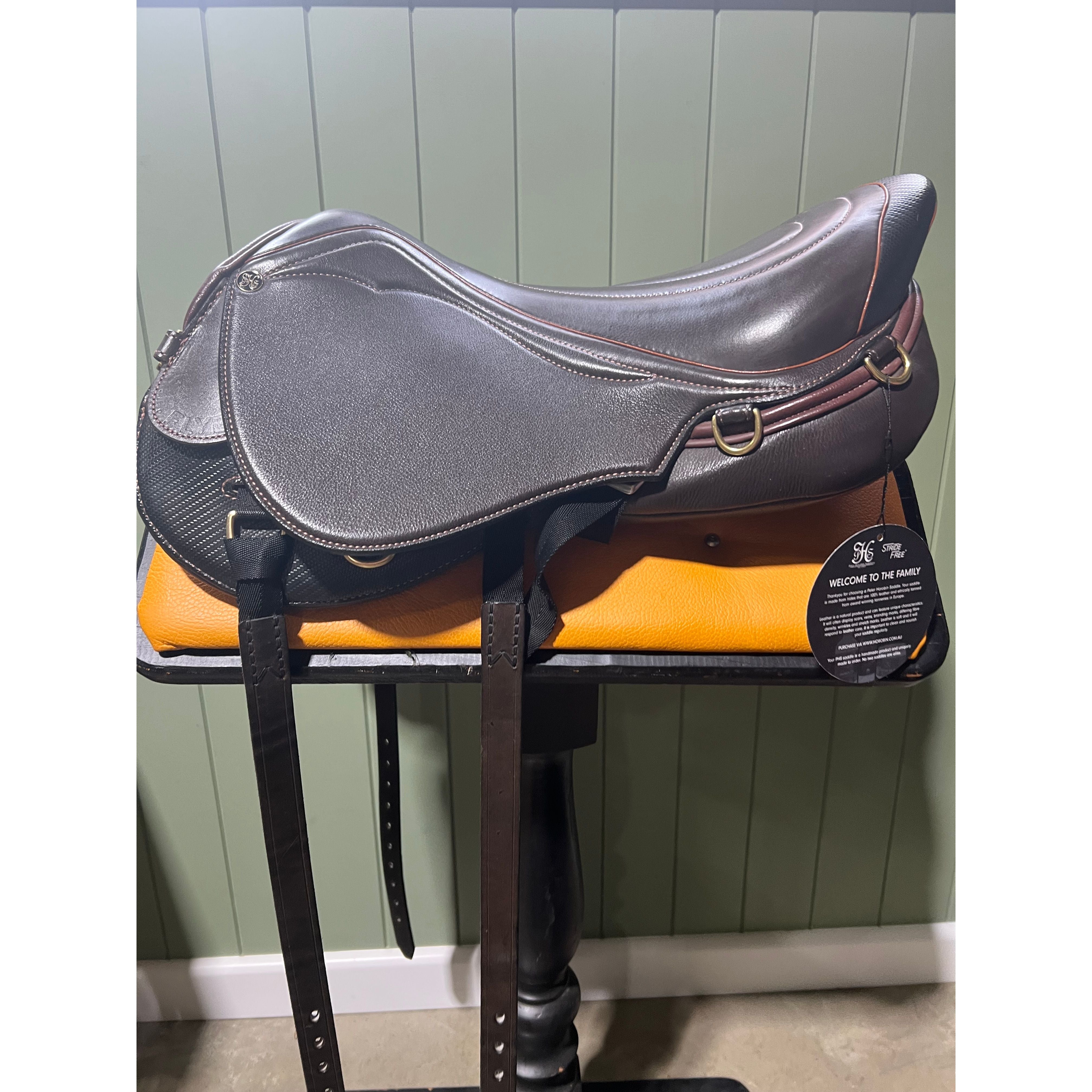 SF Flyer® 17.5” brown with caramel leather welting