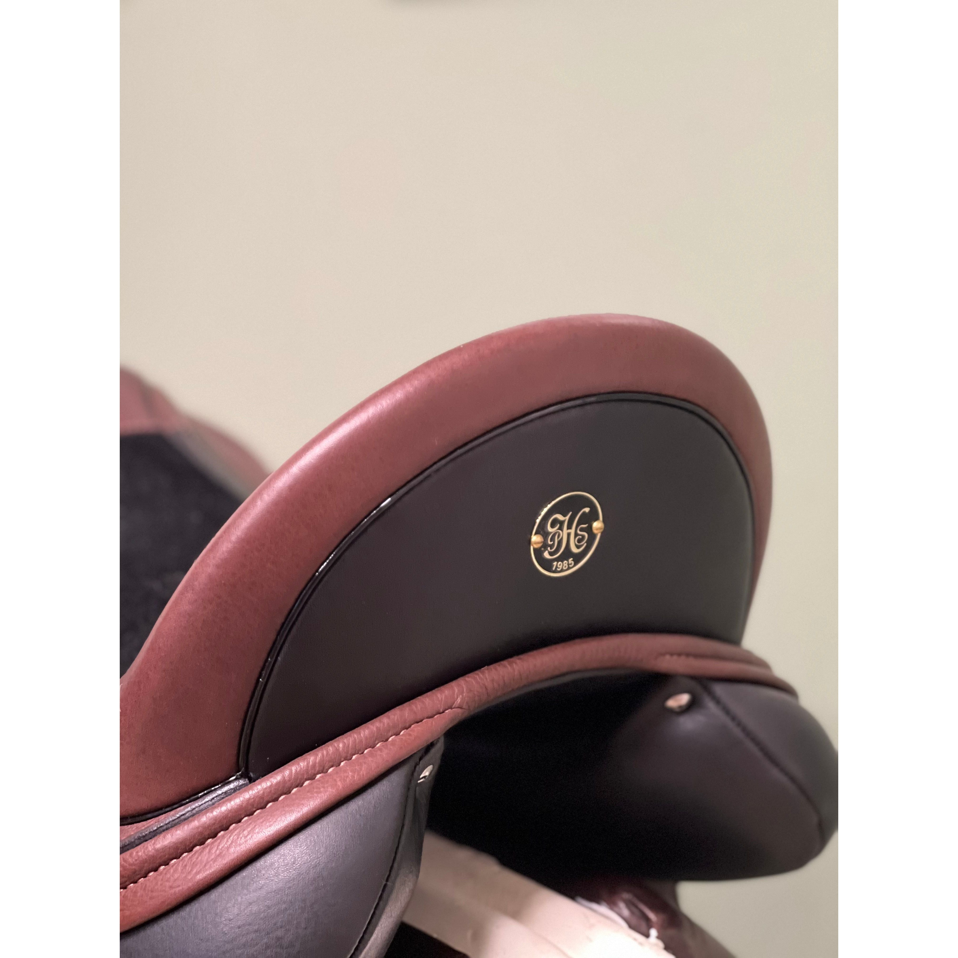 RELOCATION CLEARANCE StrideFree Elite Deluxe - 17.5" dressage saddle