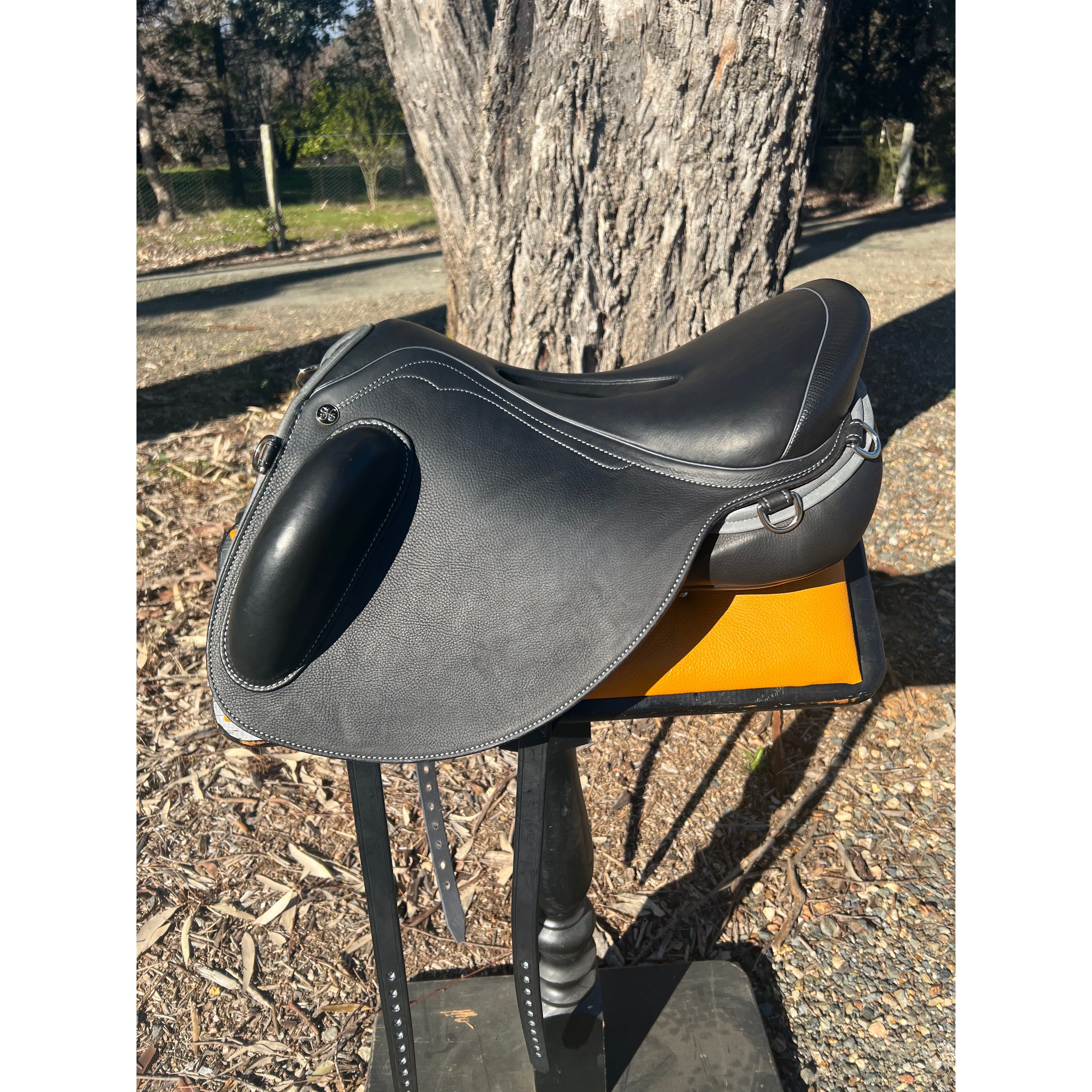 RELOCATION CLEARANCE StrideFree® SF Flyer 16.5” Black Prototype with Grey