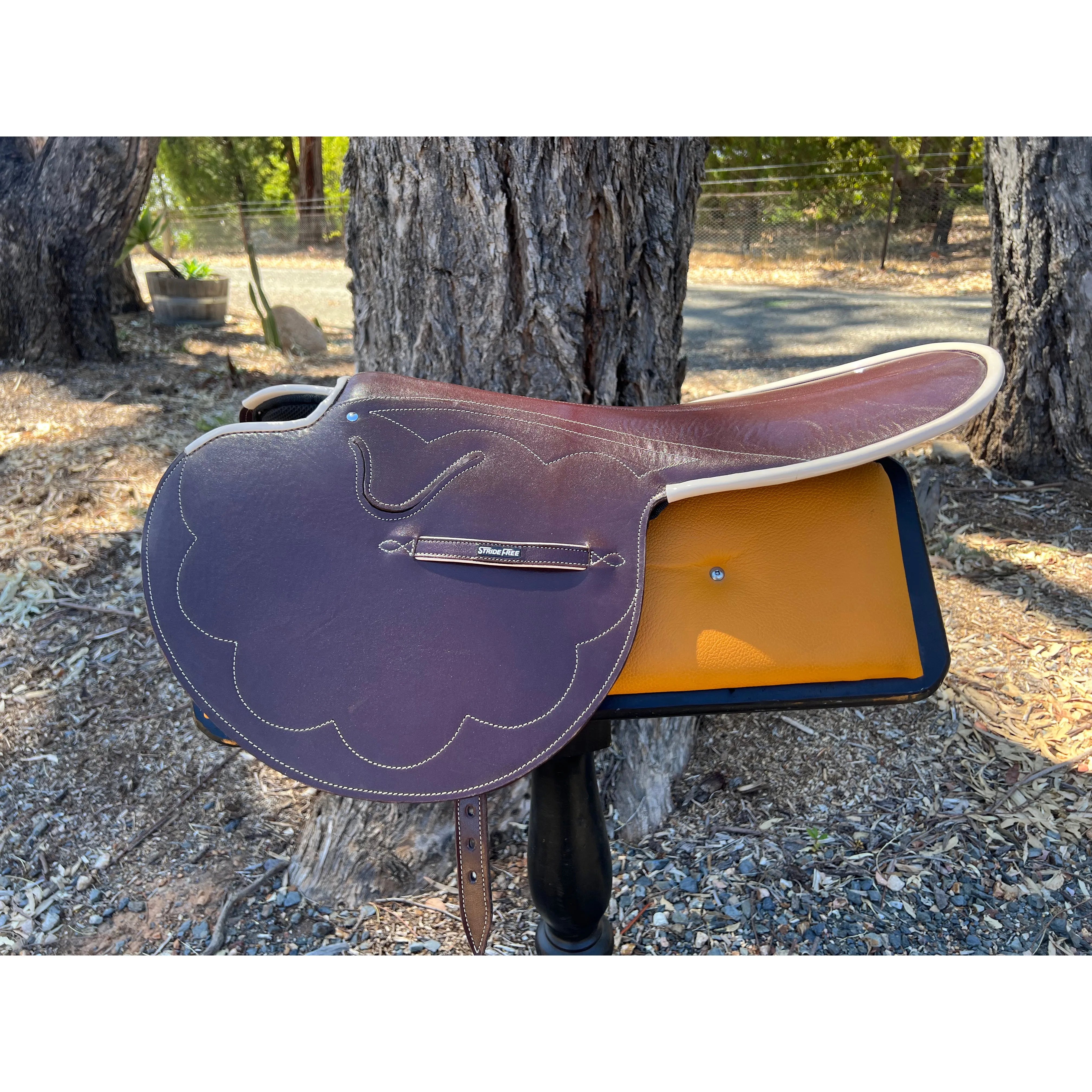 SALE 3kg Race Saddle Chestnut Grippy Leather Forward CutONE ONLY