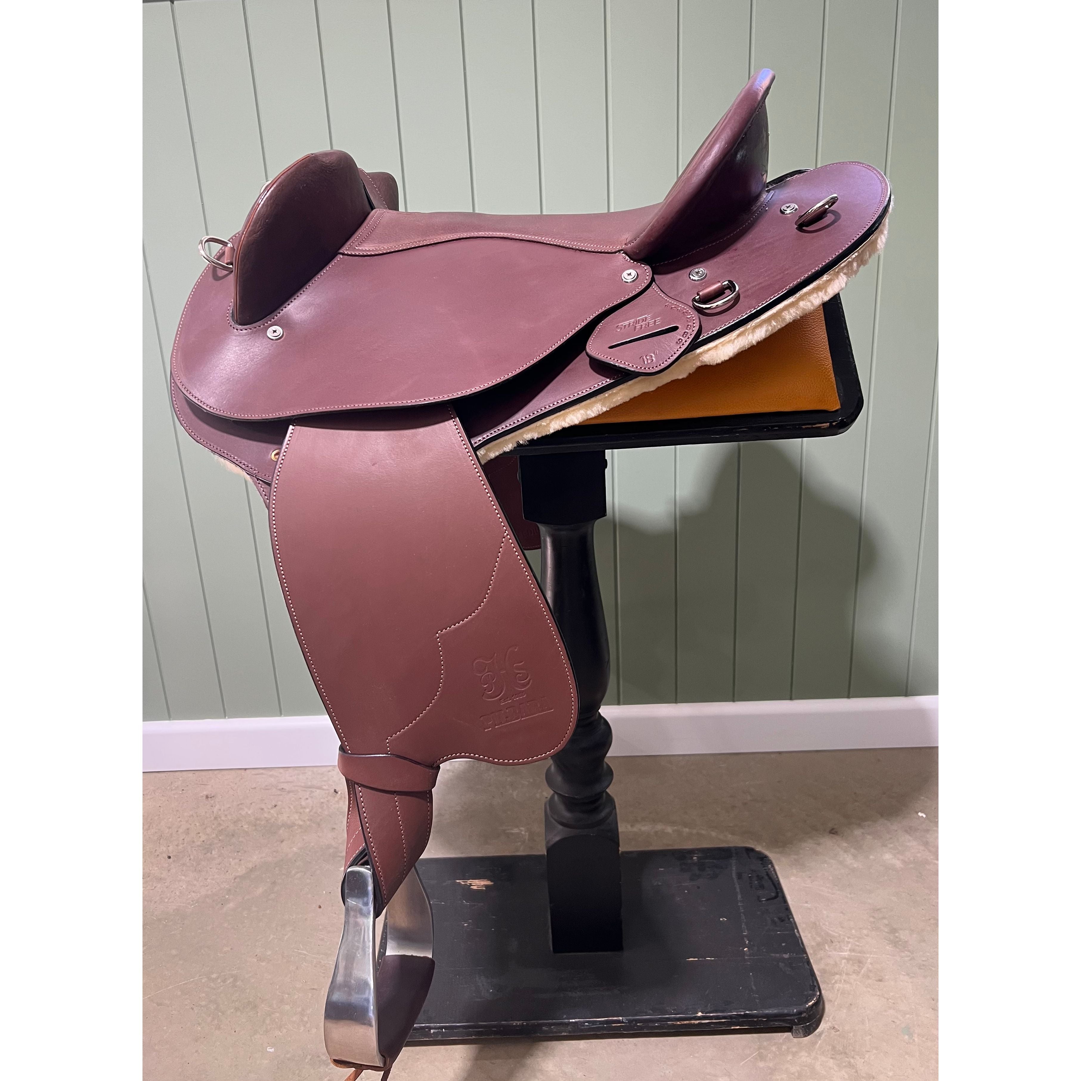 RELOCATION CLEARANCE StrideFree Pilbara HalfBreed Saddle Chestnut Colour 18"
