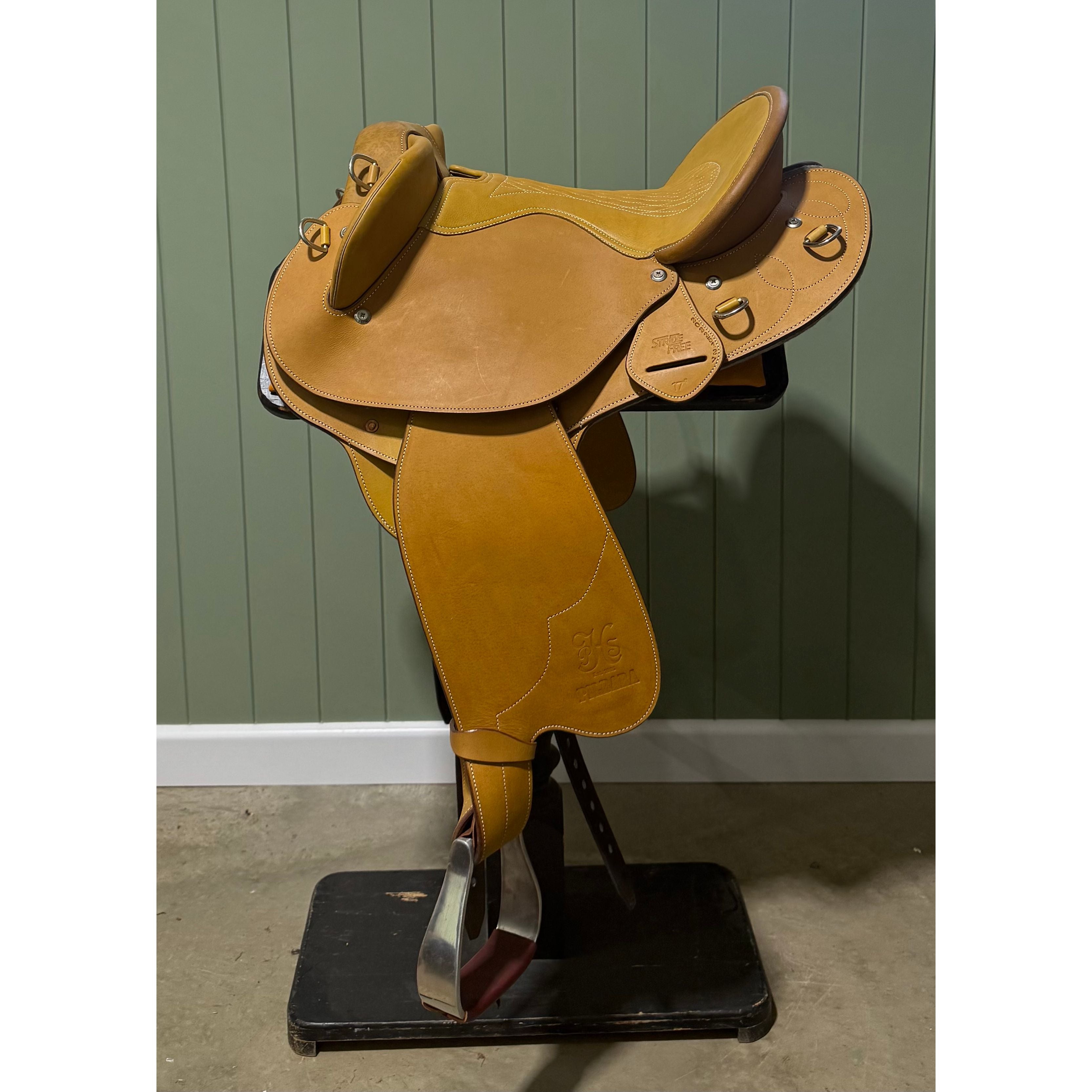RELOCATION CLEARANCE StrideFree Pilbara HalfBreed Saddle Yellow Cow Hide 17"