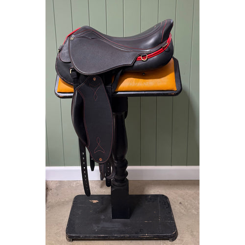 RELOCATION CLEARANCE StrideFree® SF Flyer 17.5” Black Prototype with Red details