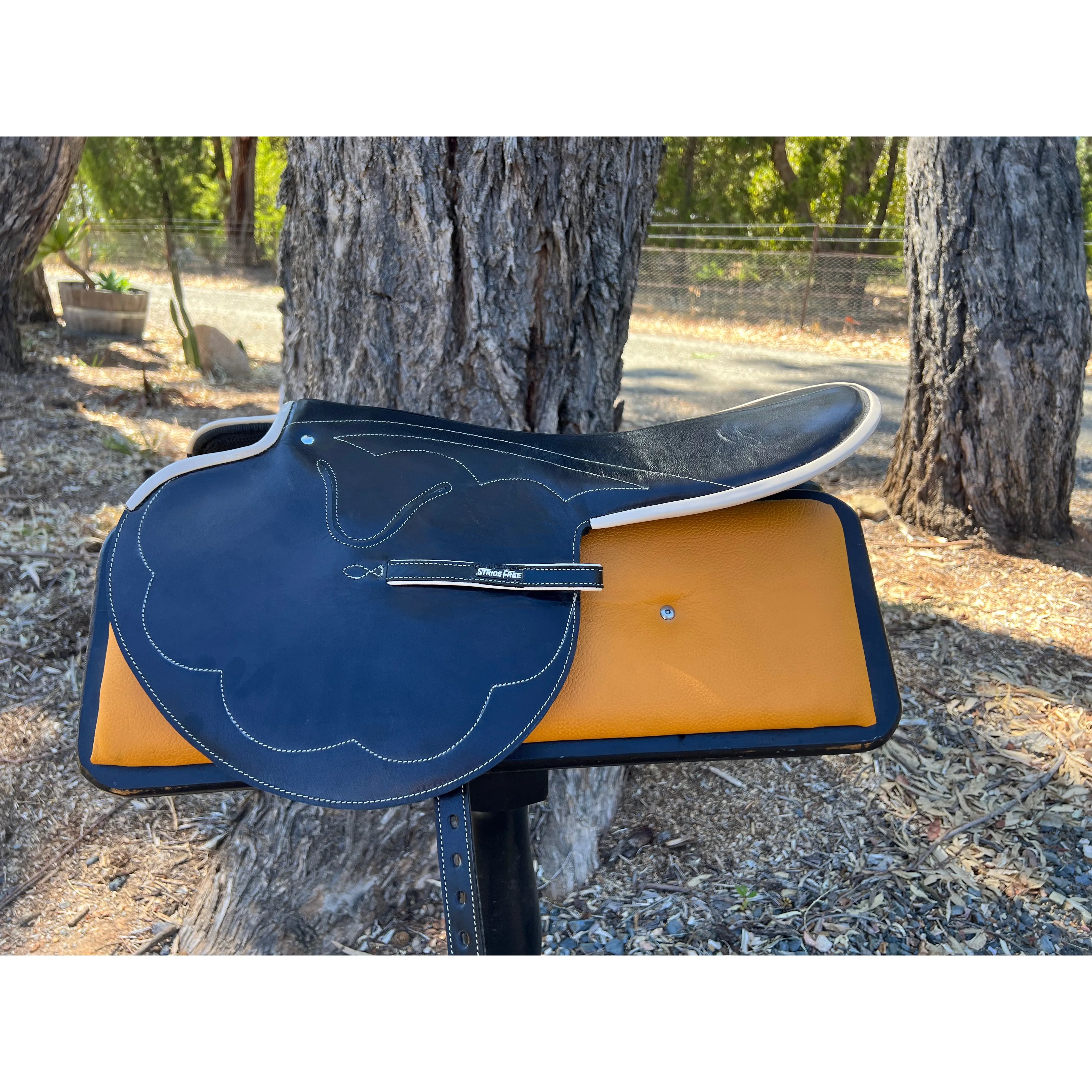 SALE 1kg Race Saddle Black Goat Leather Beige Piping Forward Cut ONE ONLY